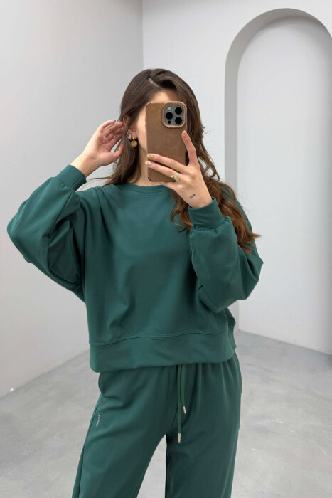 SET NJE NGJYRESH BLUZE E THJESHTE + TUTA PER FEMRA NE NGJYRE JESHILE - 2