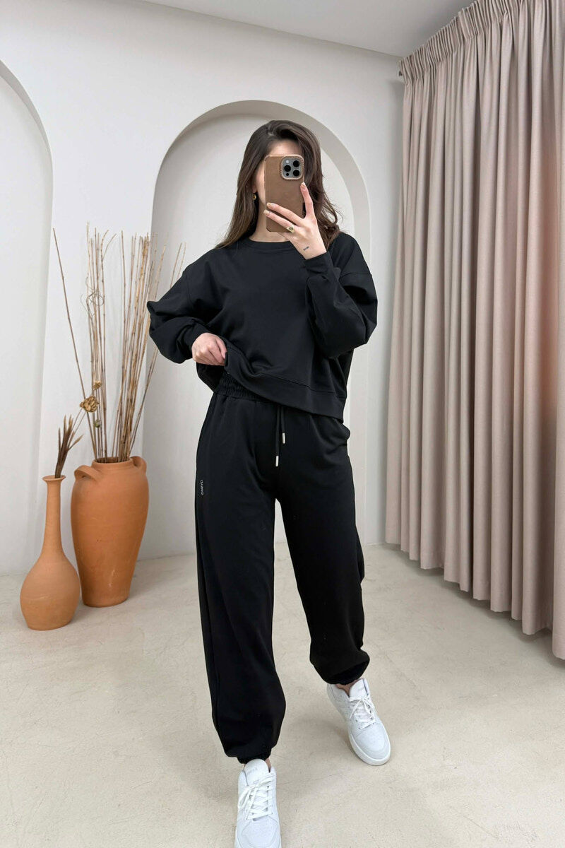 SET NJE NGJYRESH BLUZE E THJESHTE + TUTA PER FEMRA NE NGJYRE TE ZEZE - 1