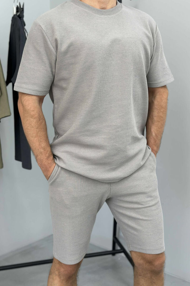 SET NJE NGJYRËSH BLUZË+PANTALLONA TË SHKURTRA PËR MESHKUJ NË NGJYRËN GRI - 3