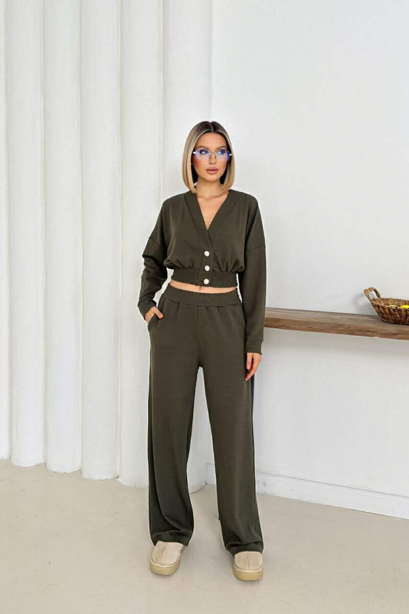 SET NJE NGJYRESH CROP TOP ME MENGE TE GJATA + PANTALLONA PER FEMRA NE NGJYRE JESHILE - 1