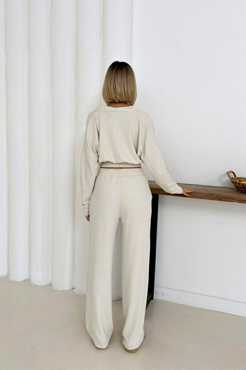 SET NJE NGJYRESH CROP TOP ME MENGE TE GJATA + PANTALLONA PER FEMRA NE NGJYRE KREM - 3