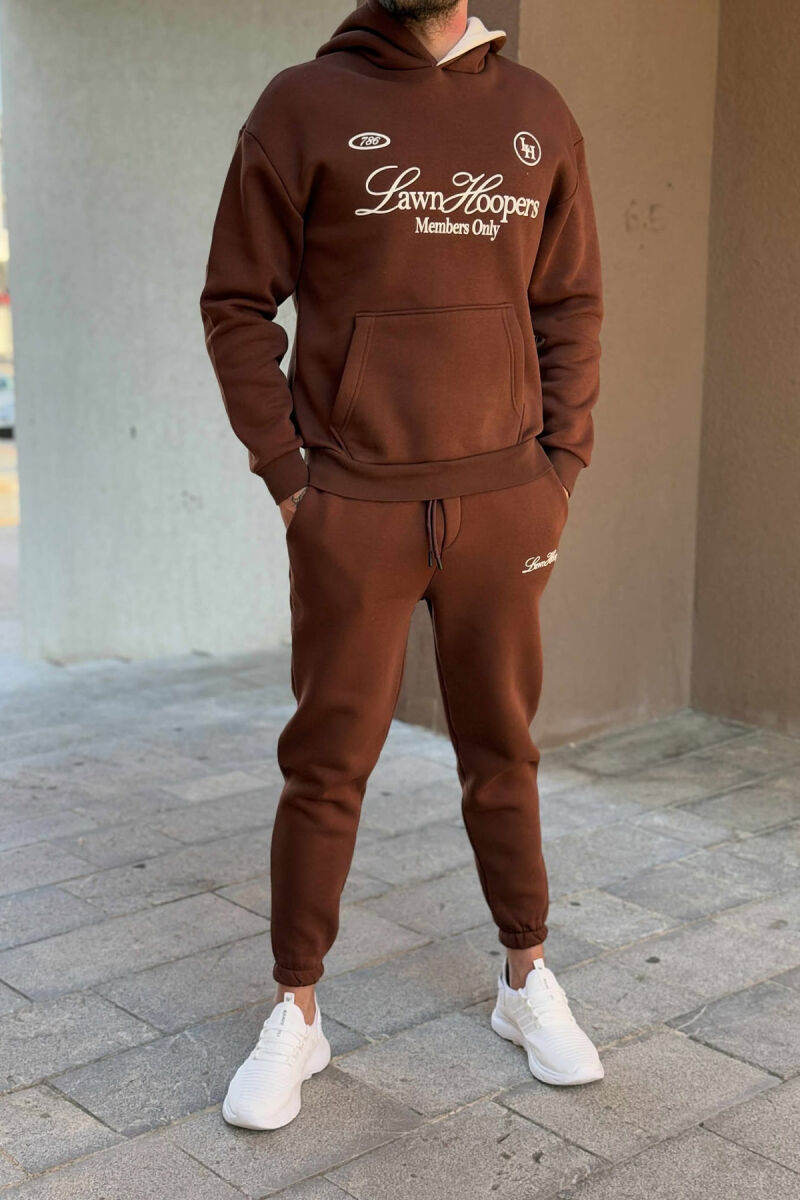 SET NJË NGJYRËSH HOODIE ME SHKRIM PARA+TUTA PËR MESHKUJ NË NGJYRË KAFE - 1