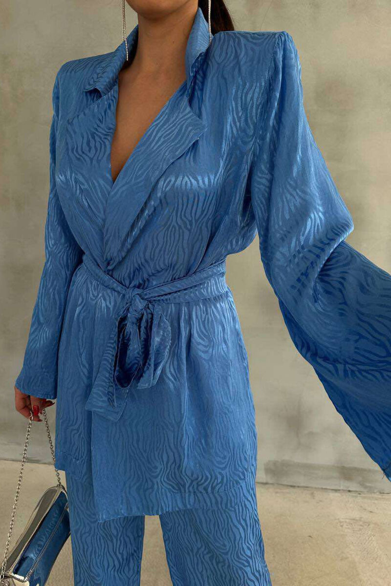 SET NJË NGJYRËSH ME DETAJIN E LIDHSEVE XHAKETË+PANTALLONA PËR FEMRA NË NGJYRËN BLU - 4