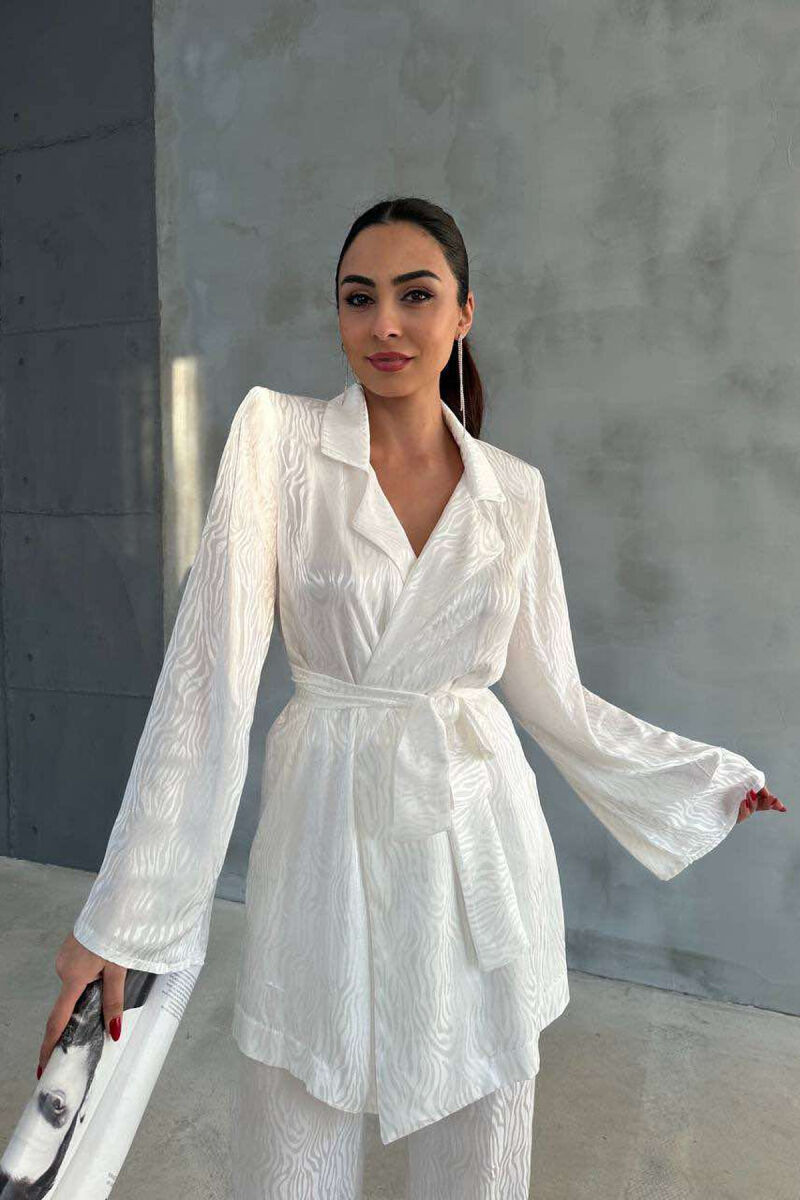 SET NJË NGJYRËSH ME DETAJIN E LIDHSEVE XHAKETË+PANTALLONA PËR FEMRA NË NGJYRËN E BARDHË - 2