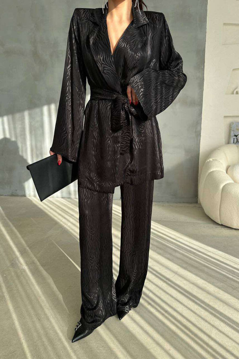 SET NJË NGJYRËSH ME DETAJIN E LIDHSEVE XHAKETË+PANTALLONA PËR FEMRA NË NGJYRËN E ZEZË - 3