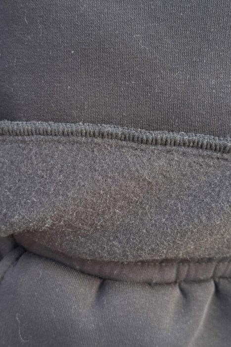 SET NJË NGJYRËSH ME PUSH BLUZË+TUTA PËR MESHKUJ NË NGJYRË TË ZEZË - 4