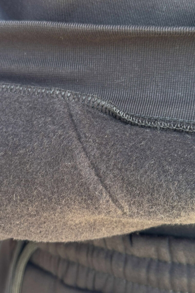 SET NJË NGJYRËSH ME PUSH HOODIE+TUTA PËR MESHKUJ NË NGJYRË TË ZEZË - 5