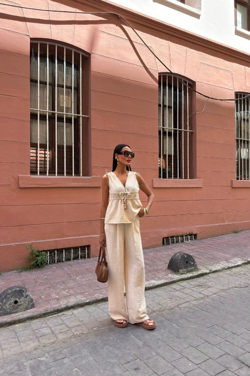 SET NJË NGJYRËSH KANATIERE+PANTALLONA PËR FEMRA NË NGJYRË BEZHË - 1