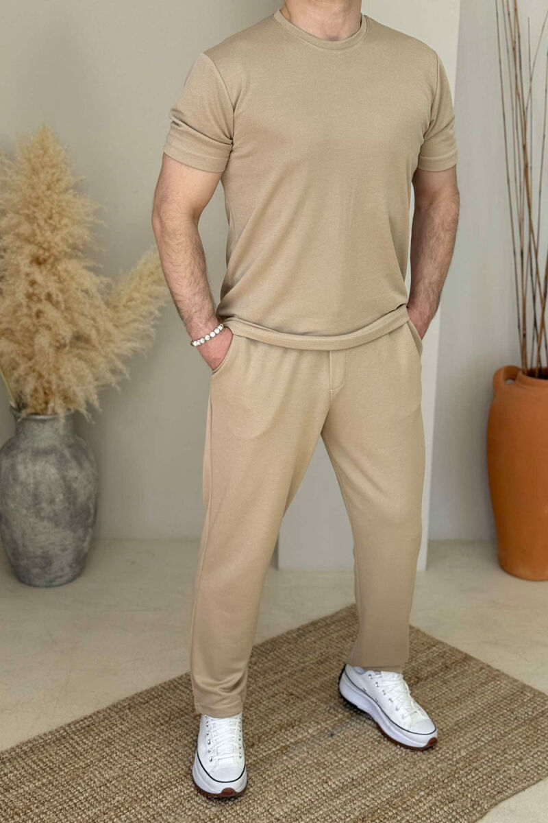 SET NJË NGJYRËSH T-SHIRT+TUTA PËR MESHKUJ NË NGJYRË BEZHË - 1