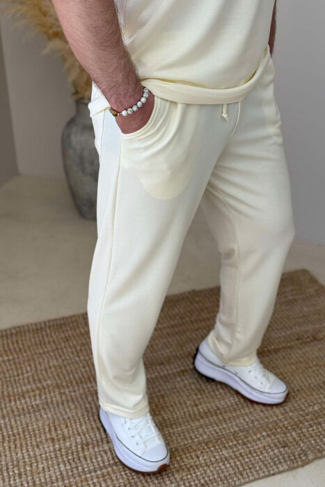 SET NJË NGJYRËSH T-SHIRT+TUTA PËR MESHKUJ NË NGJYRËN KREM - 4