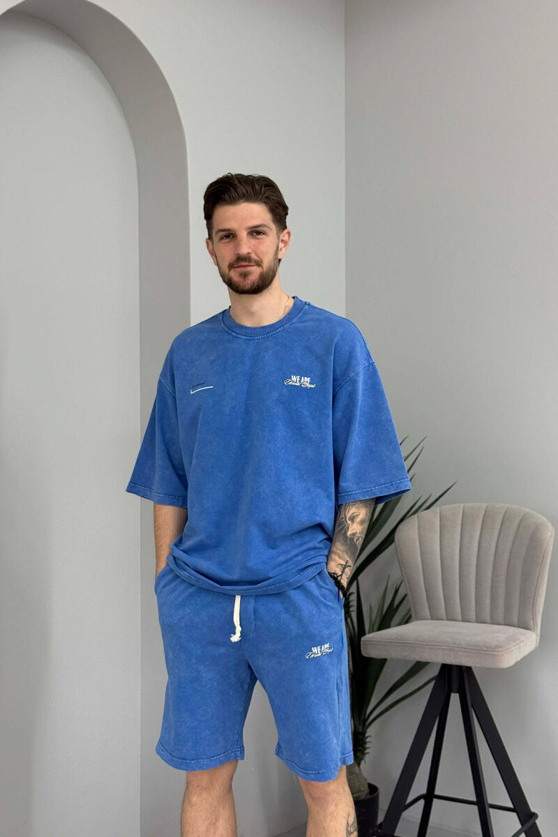 SET NJE NGJYRESH T-SHIRT ME SHKRIME + TUTA TE SHKURTRA PER MESHKUJ NE NGJYRE BLU - 2