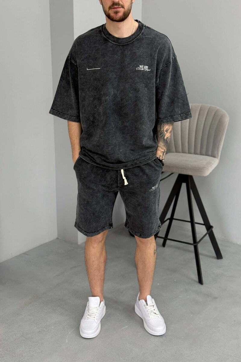 SET NJE NGJYRESH T-SHIRT ME SHKRIME + TUTA TE SHKURTRA PER MESHKUJ NE NGJYRE GRI TE ERRET - 3