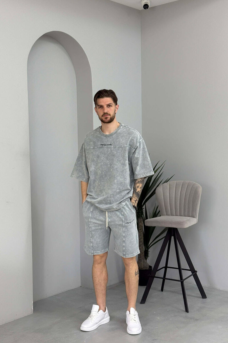 SET NJE NGJYRESH T-SHIRT + TUTA TE SHKURTRA PER MESHKUJ NE NGJYRE GRI TE ZBARDHUR - 1