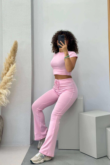 SET NJË NGJYRËSH T-SHIRT+PANTALLONA PËR FEMRA NË NGJYRËN BABY PINK - 2