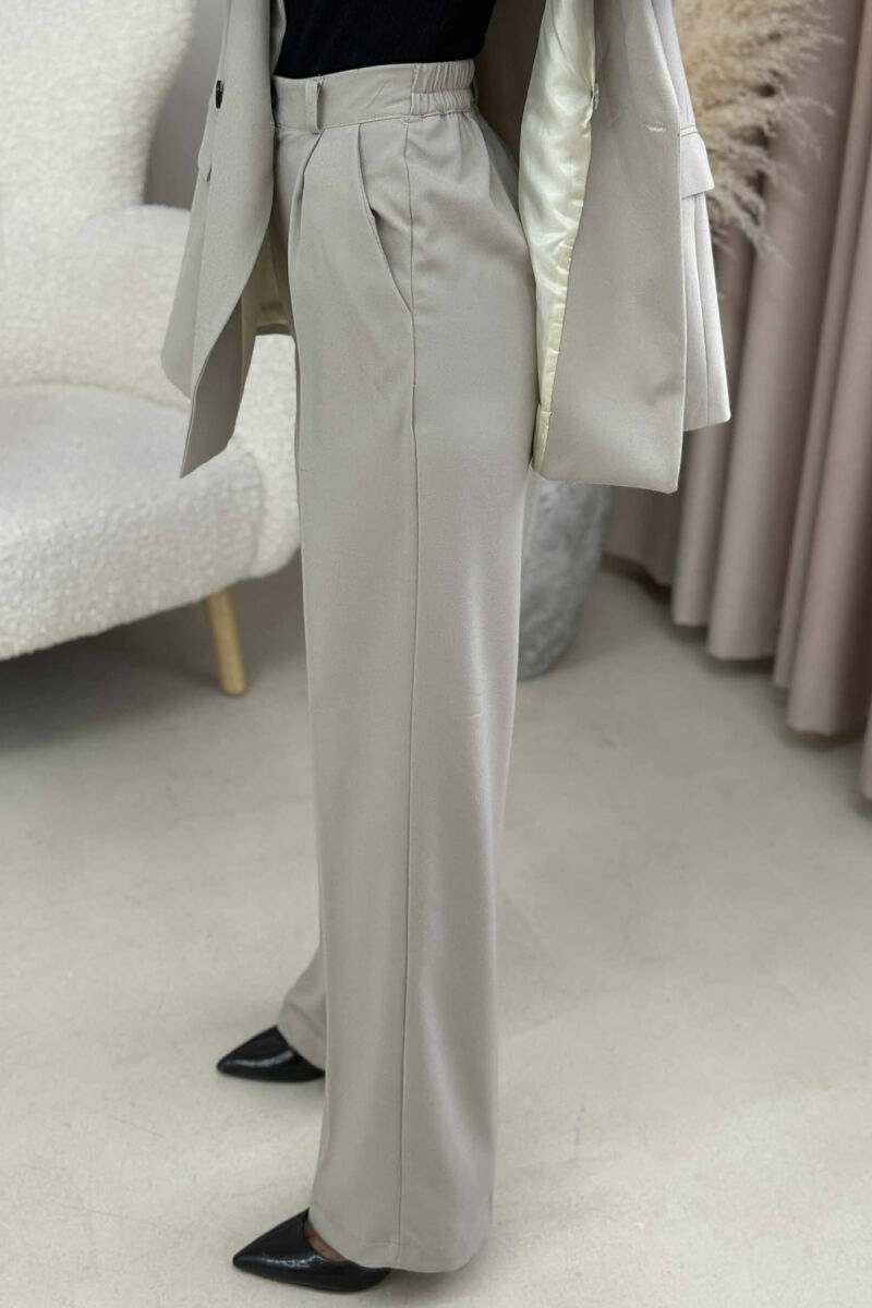 SET NJË NGJYRËSH XHAKETË KLASIKE+PANTALLONA PËR FEMRA NË NGJYRË BEZHË - 4