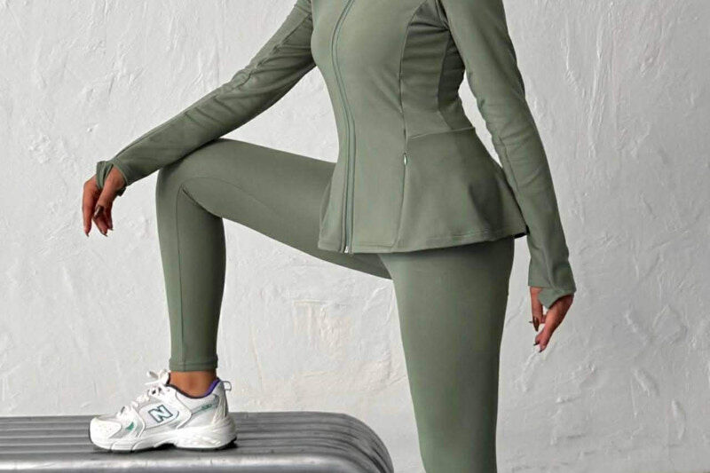 SET NJE NGJYRESH XHAKETE + STREÇE PER FEMRA NE NGJYRE JESHILE - 3