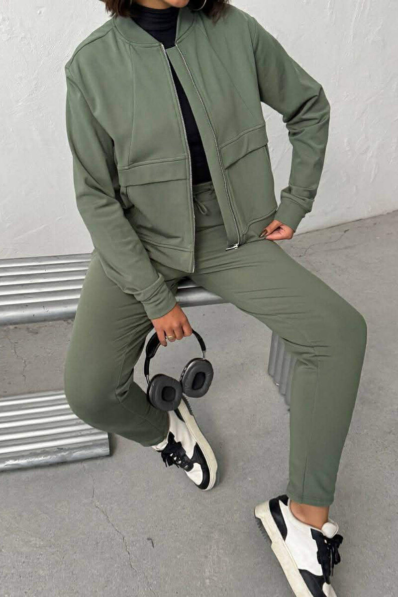 SET NJE NGJYRESH XHAKETE + TUTA PER FEMRA NE NGJYRE JESHILE - 2