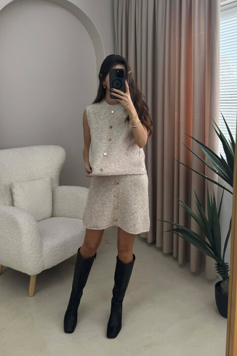 SET I THURRUR ME DETAJIN E BUTONAVE JELEK+FUND PËR FEMRA NË NGJYRË BEZHË TË ZBARDHUR - 2