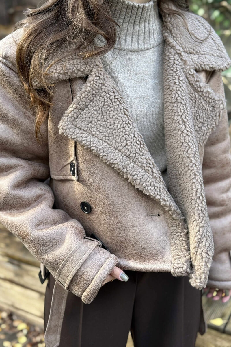 SHORT BELTED FLUFFY WOMEN JACKET BROWN/KAFE - 7