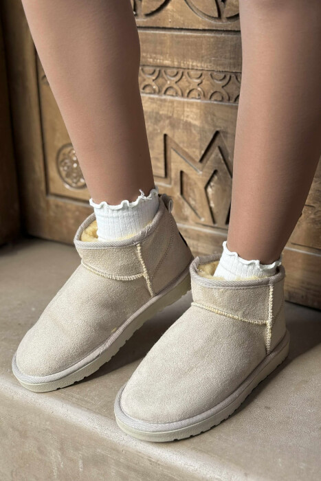 SHORT SIMPLE WOMAN UGG CREAM/KREM 