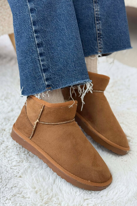 SHORT SIMPLE WOMAN UGG DARK BEIGE/BEZHE ERRET - KLAUDIO FASHION