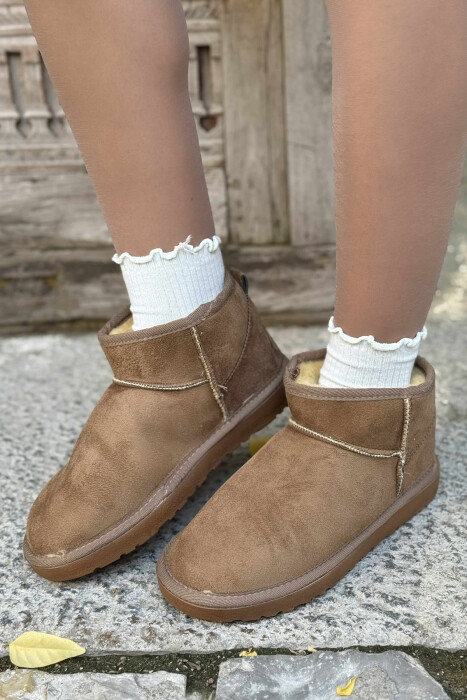 SHORT SIMPLE WOMAN UGG LIGHT BROWN/KAZB 