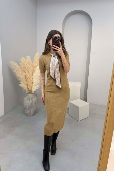 FUSTAN ME MENGE TE SHKURTRA DHE ME DETAJIN E SHALLIT PER FEMRA NE NGJYRE KAFE TE ZBARDHUR 