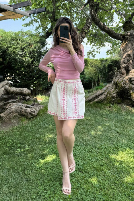 FUND-PANTALLON ME DIZAJN TË THJESHTË ME ZINXHIR PËR FEMRA NË NGJYRËN KREM - KLAUDIO FASHION