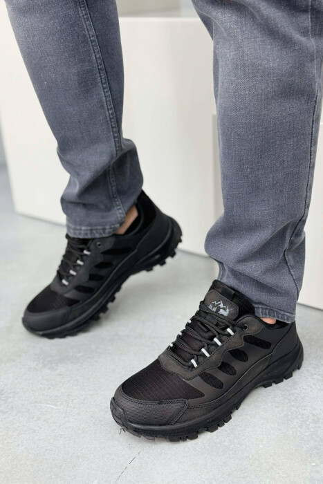 SIMPLE LACING TRAIL MEN SNEAKERS BLACK/ E ZEZE - KLAUDIO FASHION