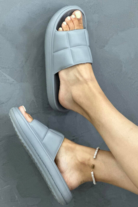 SIMPLE WOMAN SLIPPERS GREY/GRI - KLAUDIO FASHION