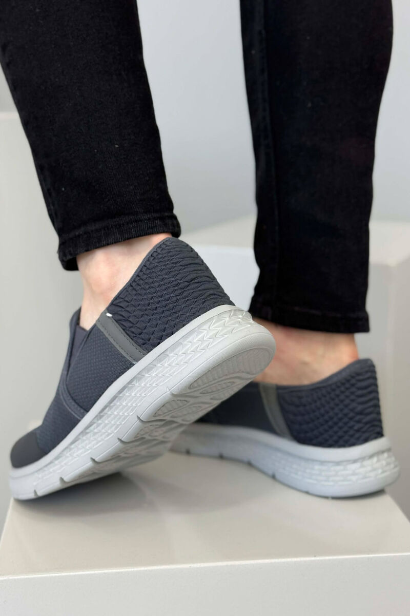 SLIP ON SIMPLE EVERYDAY MEN SNEAKERS DARK GREY/GEE - 4