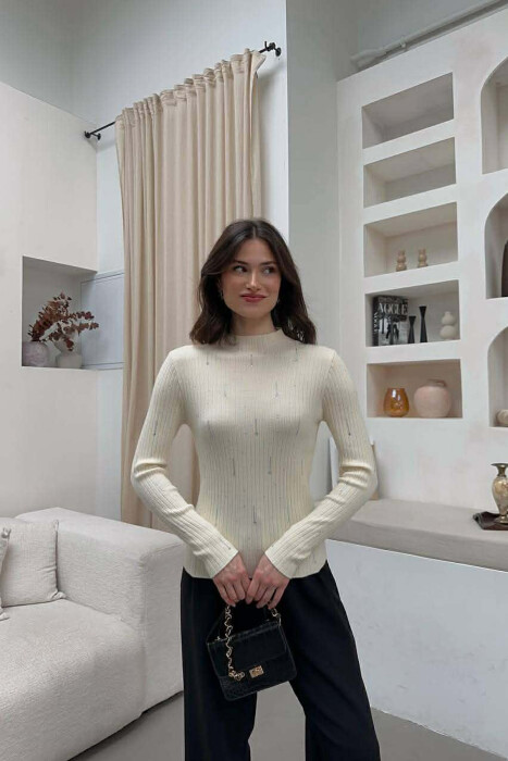 STONES DETAILS SEMI NECK WOMAN SWEATER CREAM/KREM - KLAUDIO FASHION