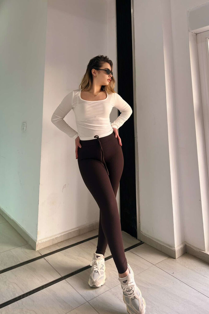 STRECE ME LIDHËSE PËR FEMRA NË NGJYRËN KAFE - 2