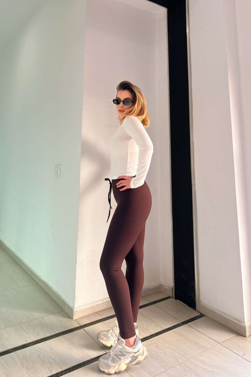 STRECE ME LIDHËSE PËR FEMRA NË NGJYRËN KAFE - 5