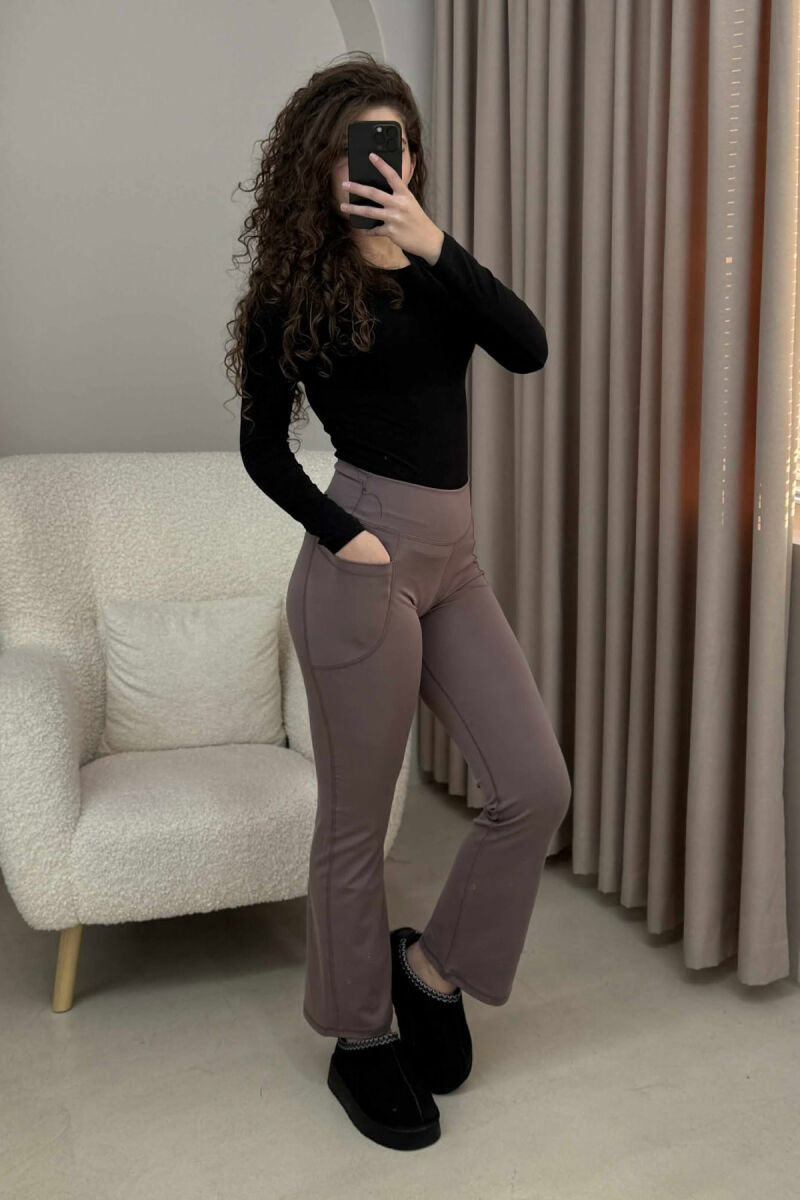 STREÇE TË GJËRA ME DETAJIN E XHEPAVE PËR FEMRA NË NGJYRËN UTHULL - 4