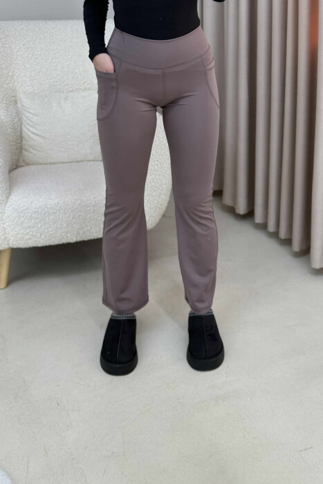 STREÇE TË GJËRA ME DETAJIN E XHEPAVE PËR FEMRA NË NGJYRËN UTHULL - KLAUDIO FASHION