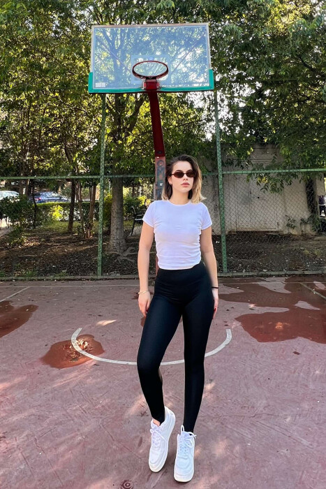 STRECE NJË NGJYRËSHE TË THJESHTA PËR FEMRA NË NGJYRËN E ZEZË - 3