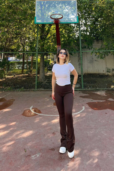 STREÇE TË THJESHTA PËR FEMRA NË NGJYRËN KAFE - 2