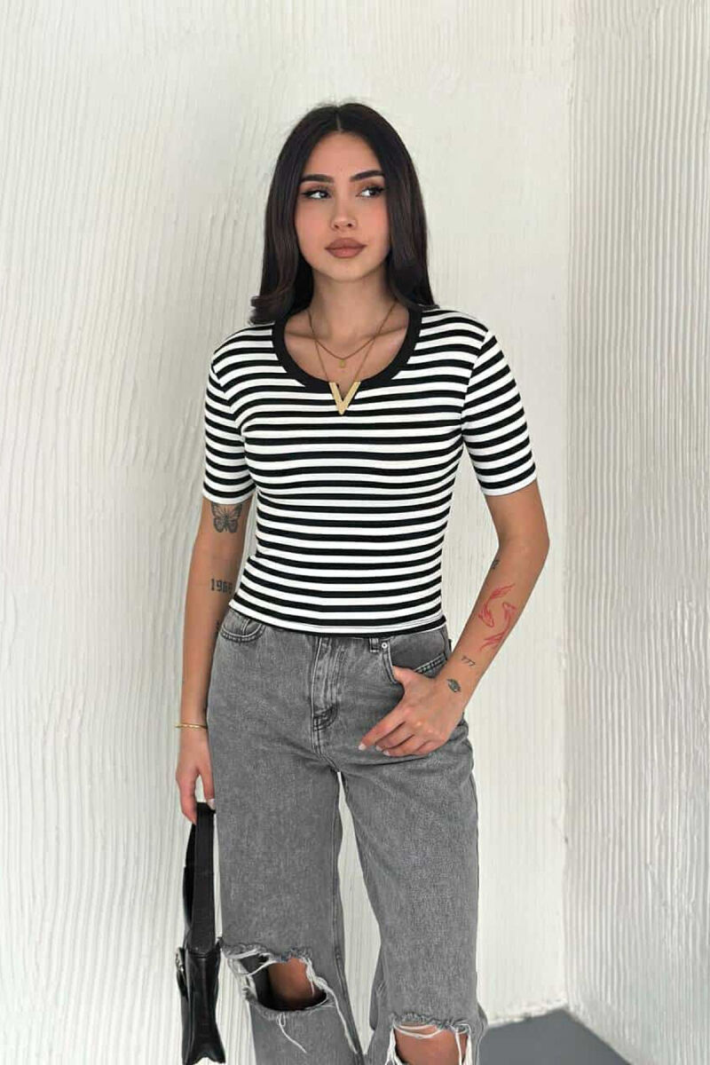 STRIPE DESIGN V GOLD DETAIL WOMEN T-SHIRT WHITE-BLACK/BAZE - 2