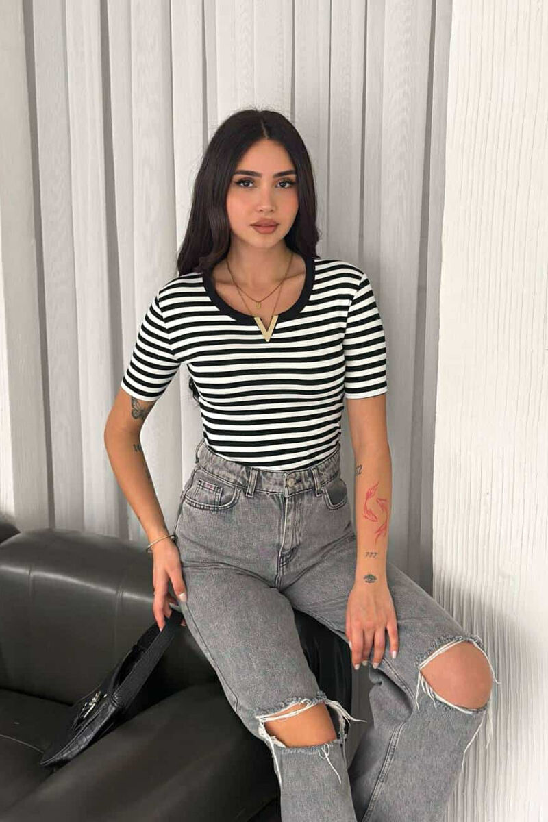 STRIPE DESIGN V GOLD DETAIL WOMEN T-SHIRT WHITE-BLACK/BAZE - 4