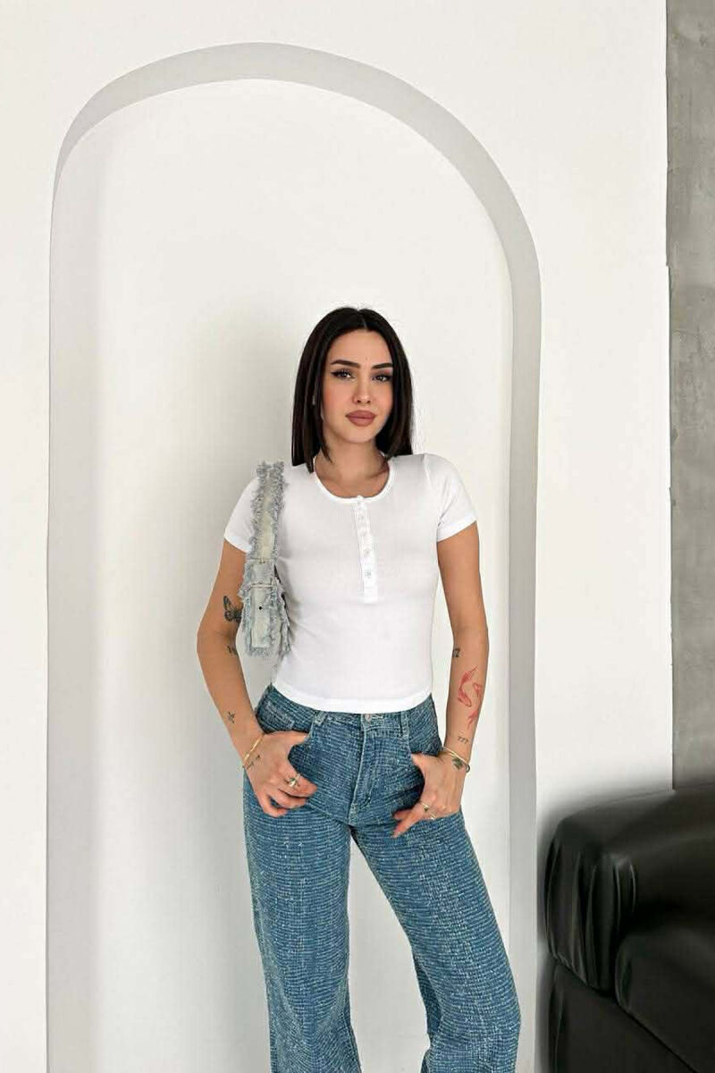 T-SHIRT I THJESHTE ME BUTONA PER FEMRA NE NGJYRE TE BARDHE - 2