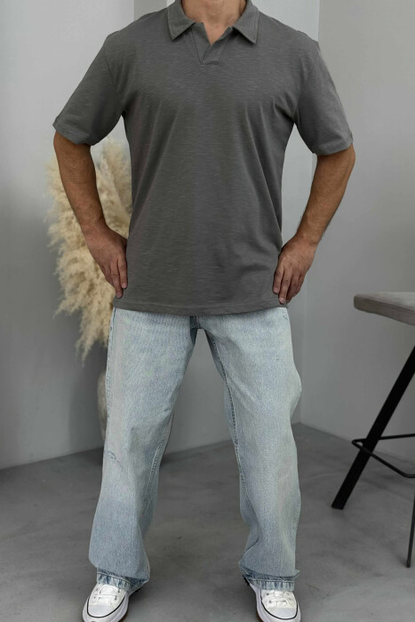 T-SHIRT I THJESHTË ME JAKË POLO PËR MESHKUJ NË NGJYRËN GRI - 1