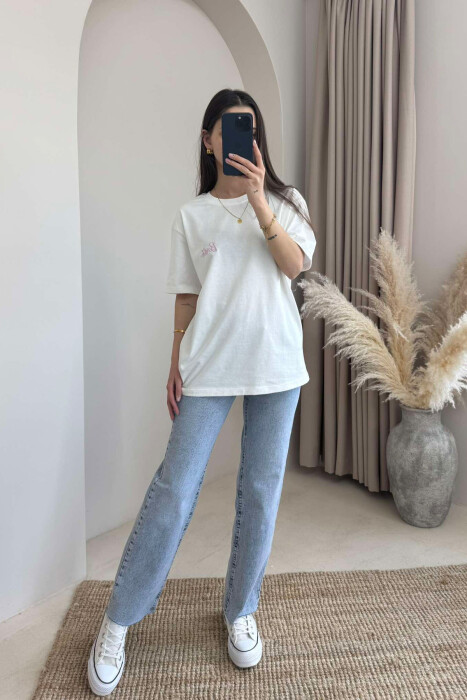 T-SHIRT I THJESHTË ME SHKRIM BARBIE PËR FEMRA NË NGJYRËN E BARDHË 