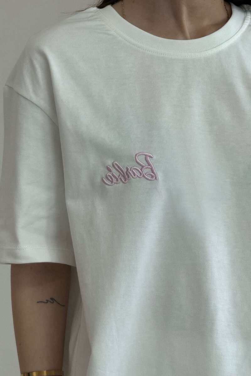 T-SHIRT I THJESHTË ME SHKRIM BARBIE PËR FEMRA NË NGJYRËN E BARDHË - 5