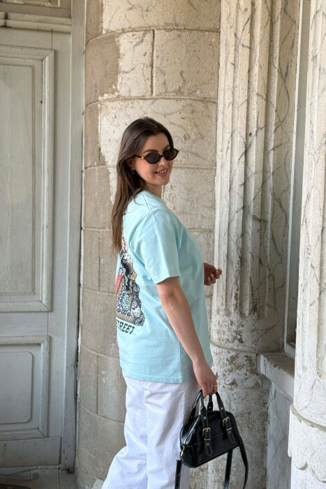 T-SHIRT I THJESHTE ME SHKRIME PER FEMRA NE NGJYREN BABY BLUE - 4