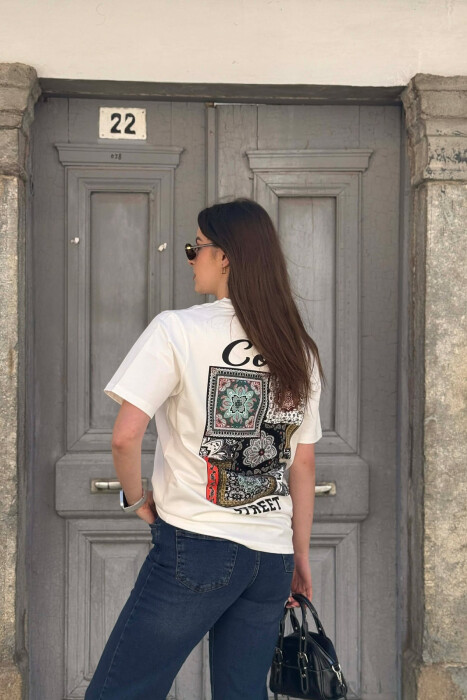 T-SHIRT I THJESHTE ME SHKRIME PER FEMRA NE NGJYREN E BARDHE - 4