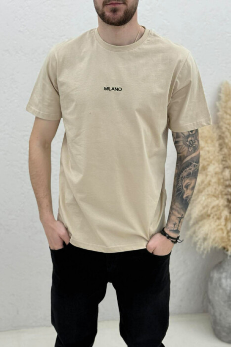 T-SHIRT I THJESHTË ME SHKRIME PËR MESHKUJ NË NGJYRËN BEZHE TE ZBARDHUR - 3