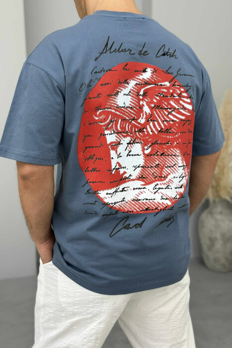 T-SHIRT I THJESHTË ME SHKRIME PËR MESHKUJ NË NGJYRËN BLU E ZBARDHUR - 4