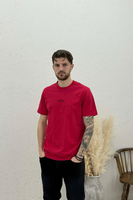 T-SHIRT I THJESHTË ME SHKRIME PËR MESHKUJ NË NGJYRËN E KUQE - 1