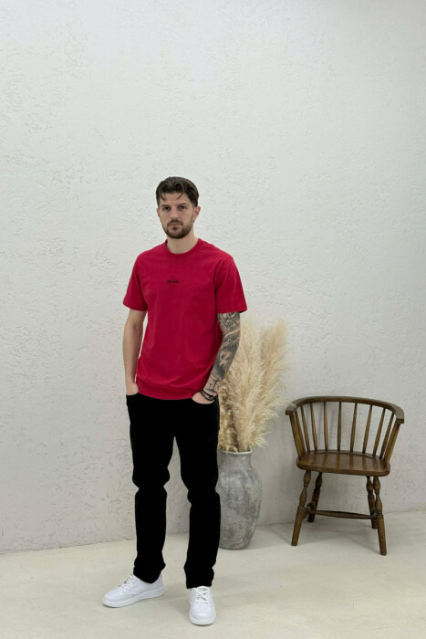 T-SHIRT I THJESHTË ME SHKRIME PËR MESHKUJ NË NGJYRËN E KUQE - 2